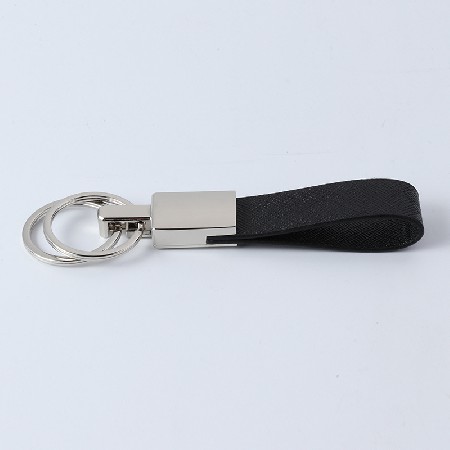 Black leather decorative metal keychain, creative small gift logo for car accessories, metal keychain