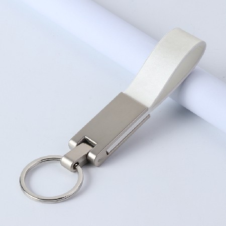 Leather PU metal keychain leather keychain pendant leather keychain processing logo