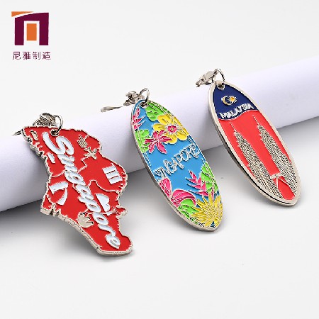 Metal Keychain Creative Club LOGO Cute Key Pendant Wholesale Lacquer Keychain